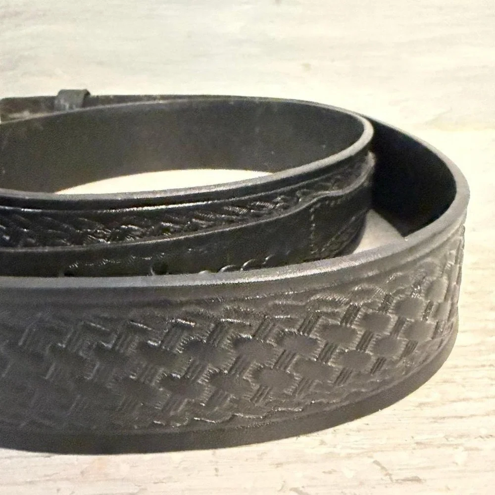Guide Gear Genuine Black‎ Leather Embossed Weave Pattern Belt 42